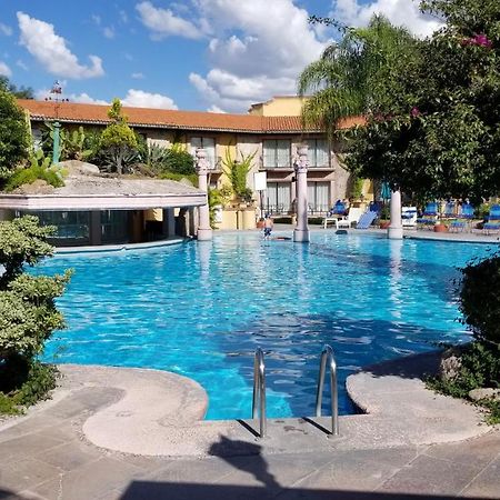 Gran Hotel Hacienda De La Noria Ακουασκαλιέντες Εξωτερικό φωτογραφία The swimming pool at the hotel