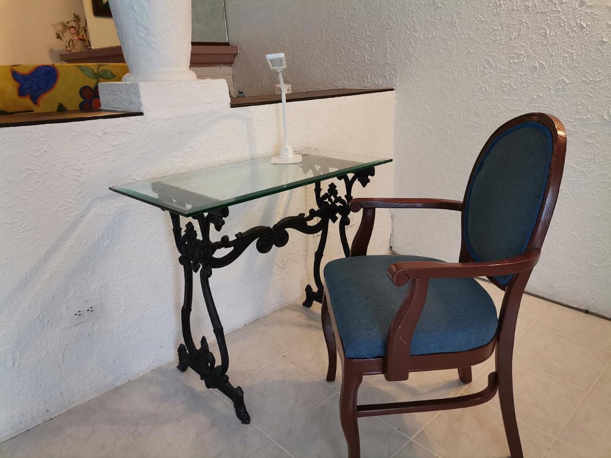 Gran Hotel Hacienda De La Noria Ακουασκαλιέντες Εξωτερικό φωτογραφία A chair