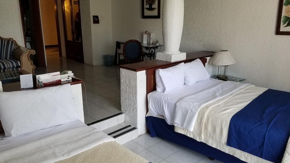 Gran Hotel Hacienda De La Noria Ακουασκαλιέντες Εξωτερικό φωτογραφία A room at the hotel
