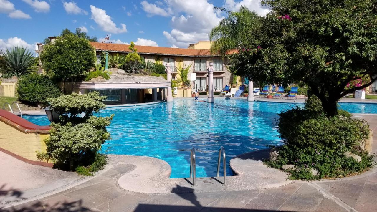 Gran Hotel Hacienda De La Noria Ακουασκαλιέντες Εξωτερικό φωτογραφία The swimming pool at the hotel