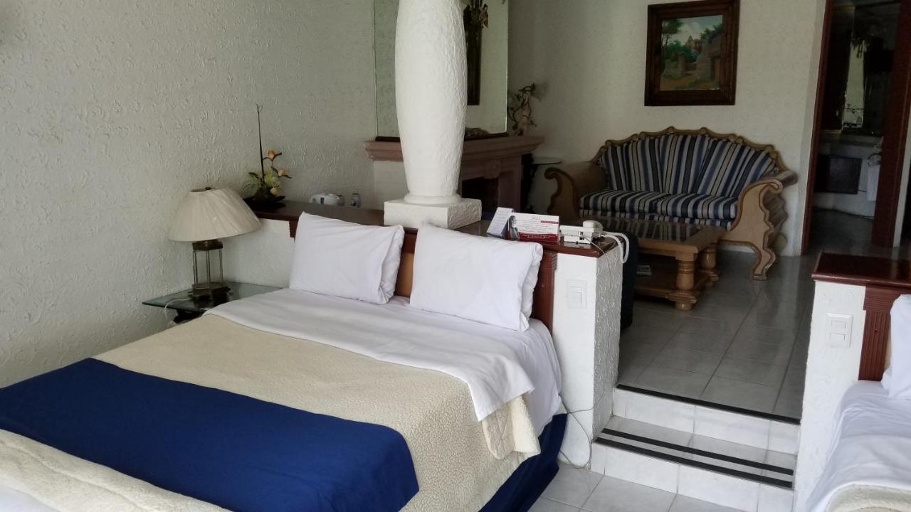 Gran Hotel Hacienda De La Noria Ακουασκαλιέντες Εξωτερικό φωτογραφία A room at the hotel